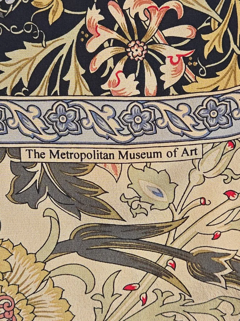 NWOT The Met Silk Scarf William Morris Compton Oblong Metropolitan Museum of Art